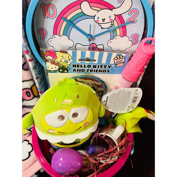 Hello kitty and friends Easter bundle with adorable 40 x 50 rainbow world throw - Picture 3 of 12